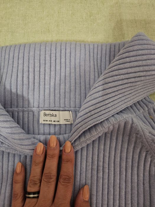 Crop manga comprida Bershka