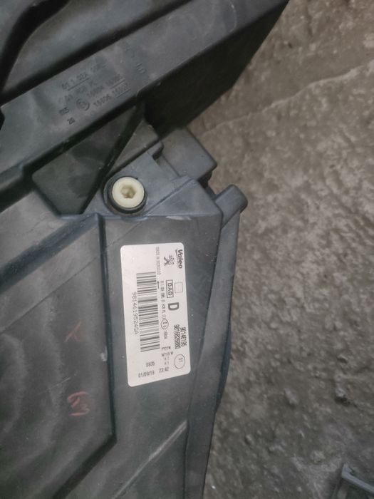 Farol Peugeot partner 2019