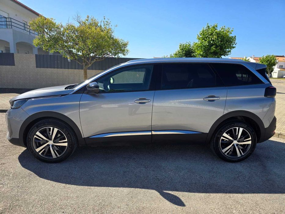 Peugeot 5008 Allure Pack 1.5 BlueHDI EAT8 - Ano 2023