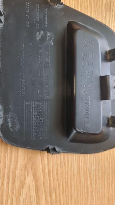 Заглушка бампера Рено Дастер