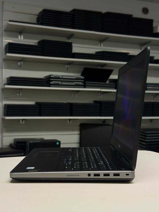 Laptop Gamingowy Dell Precision 7520 | 15,6" | i7-7gen 16GB RAM 1TB | NVIDIA M1200M 4GB | FullHD | FV23% | Rok Gwarancji | WAKACYJNA PROMOCJA