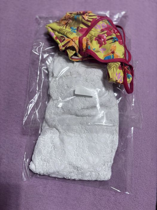 Fato de banho, vestidos  e bermuda