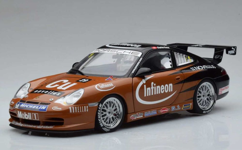 AutoArt 1:18 Porsche 911 GT3R Infineon Asian Carrera Cup - Novo
