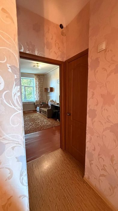 В продажі 2 кімнатна квартира в Центрі,  Сталінка