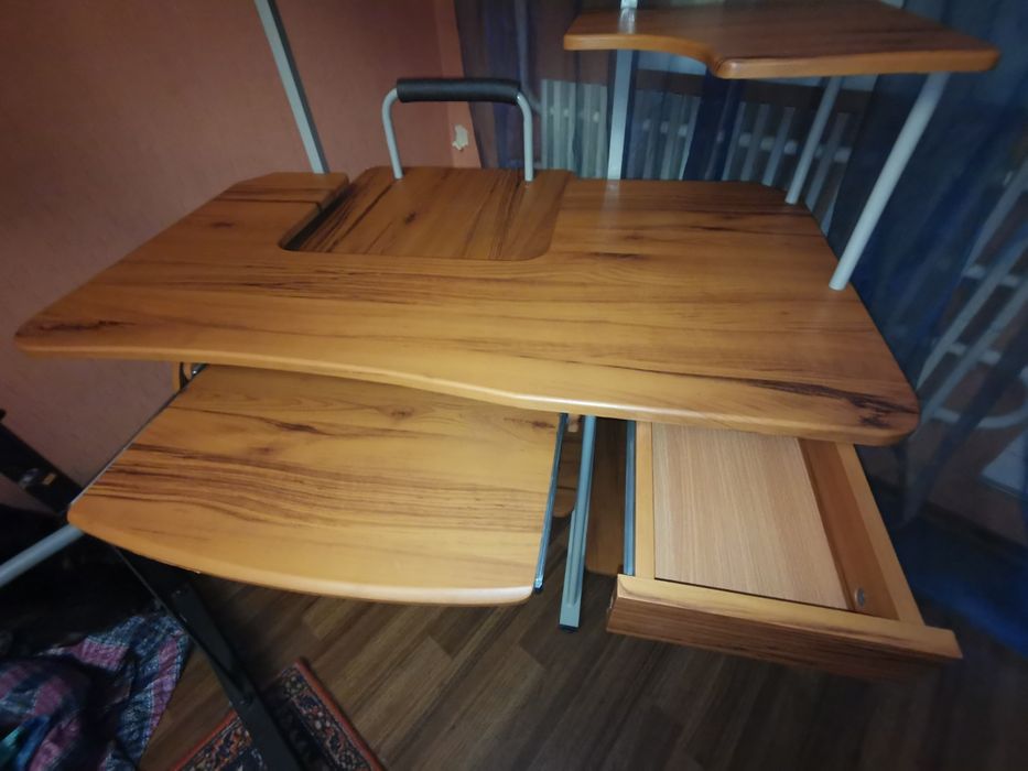 Стіл для школяра