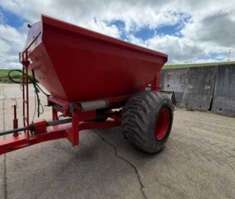 Rozsiewacz wapna bredal 8 ton