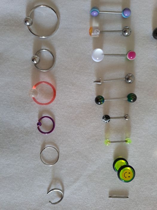 Piercings de vários tipos