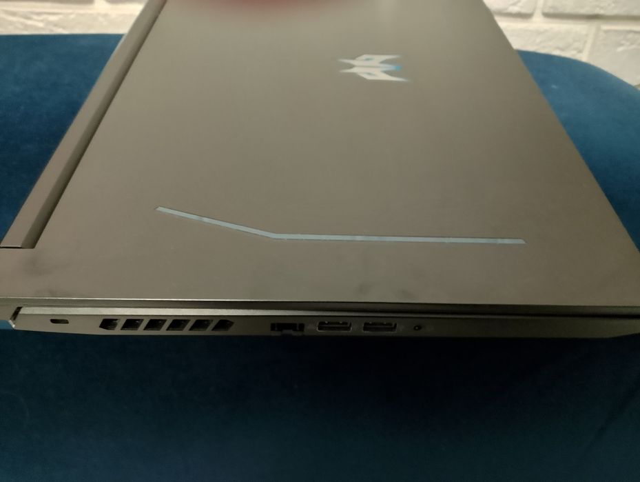 Predator Helios 300  17.3" IPS 144Hz i5-11400H 16GB RAM 512GB