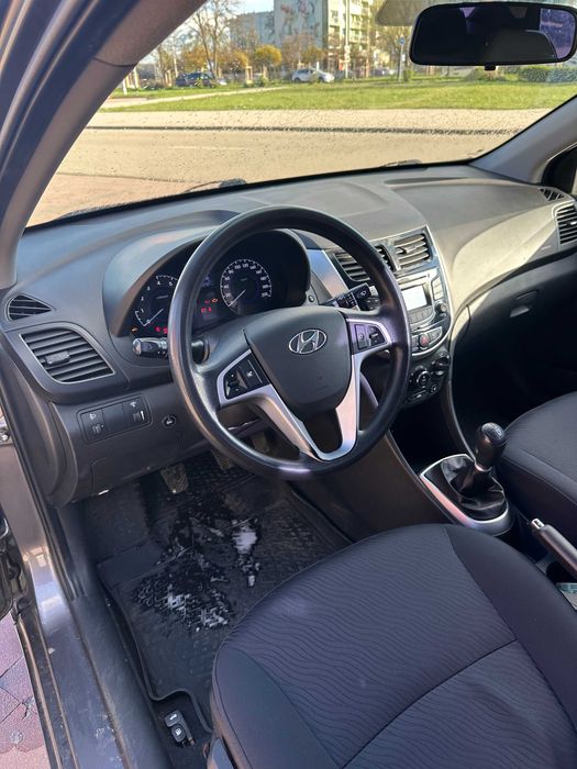 Hyundai Accent 2012 1.6 бензин