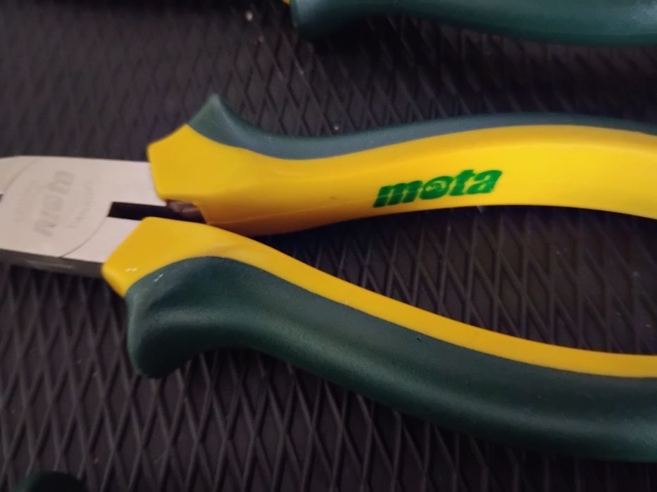 Ferramenta  usada como nova tem pouco uzo.