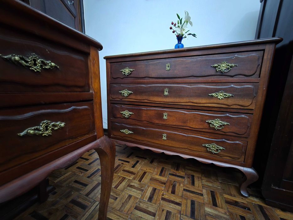 Mobilia de quarto Queen Anne, em madeira maciça de mogno