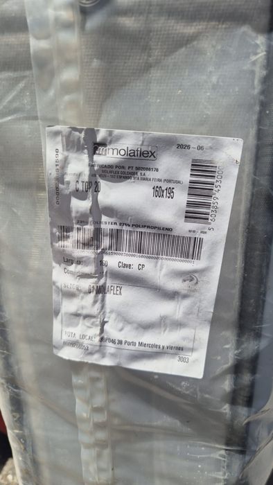 Vendo Cama (com estrado) +Colchão Novos