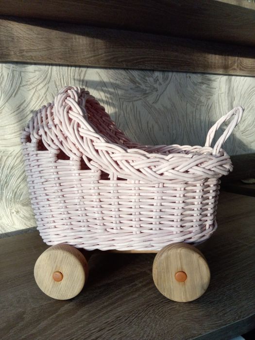 Колиска для ляльок.