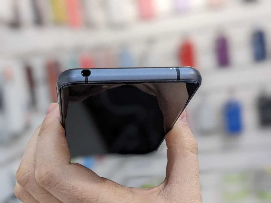 Телефон Sharp Aquos Sense 3 SHV45 6/64gb Grey