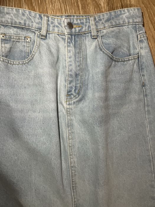 Джинсова спідниця міді