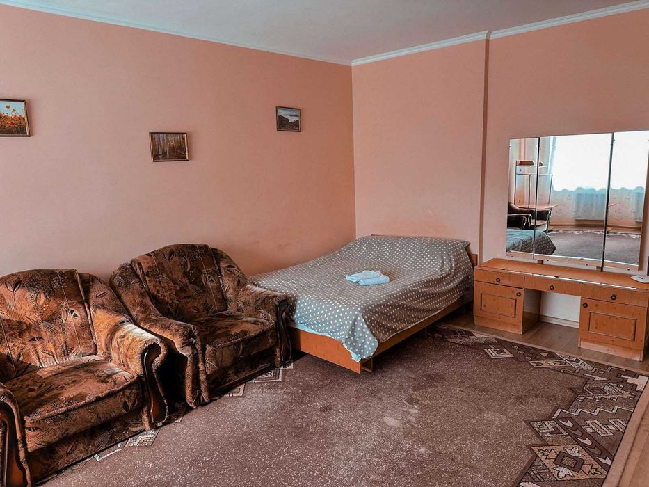 Сдам посуточно большую двушку на Вишенке.