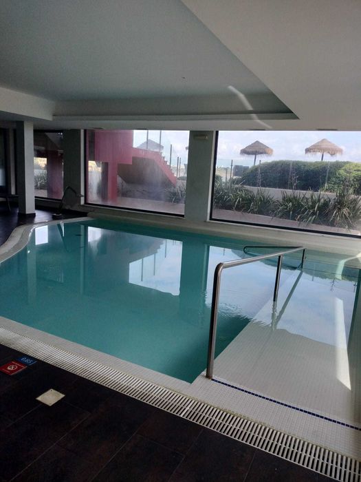 Tratamento e Manutenção de Piscinas e Jacuzzis.