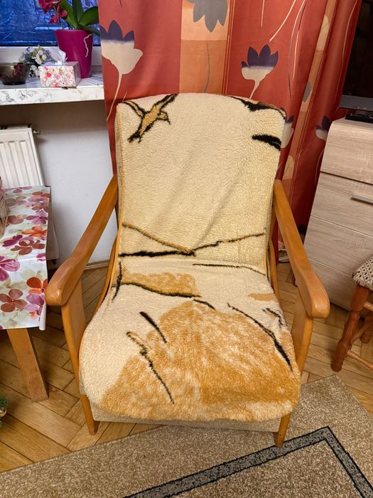 Dwa fotele + dwie pufy