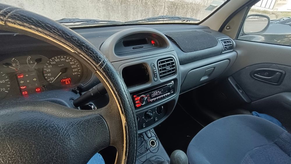 Renault Clio 1.2(1999) com Inspecção e IUC em dia — photo 4