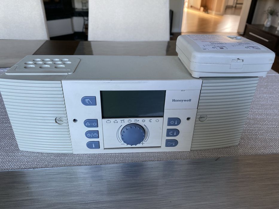 Honeywell regulator pogodowy+ regulator