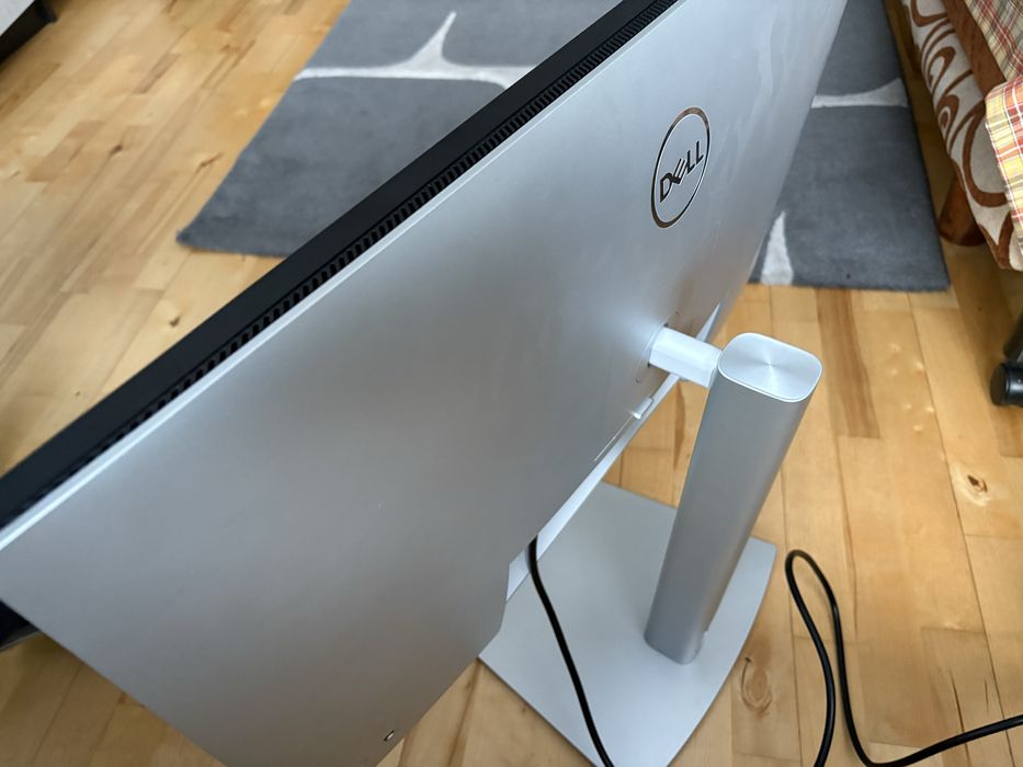 Dell U3023E - matryca uszkodzona