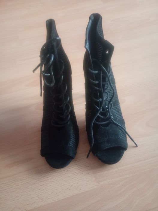 Sprzedam letnie szpileczki. Zapraszam