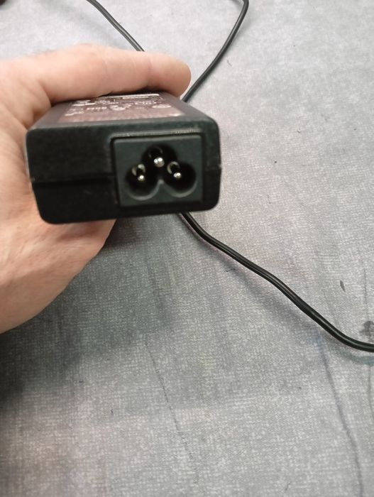 Блок питания 19 V. 3.2 A. 85W