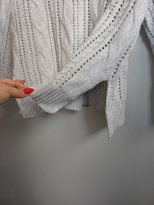 Sweter dziurkowany z kołnierzem sztos r. L/XL
