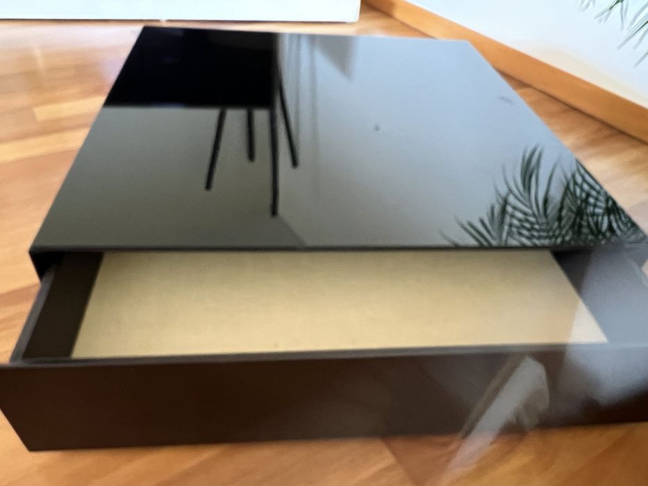 Mesa de centro moderna com arrumação