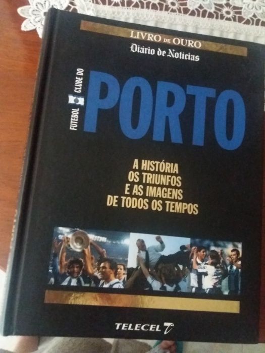 3 Livros Sporting Benfica Porto 25€ os 3 cada clube conta  a sua histó