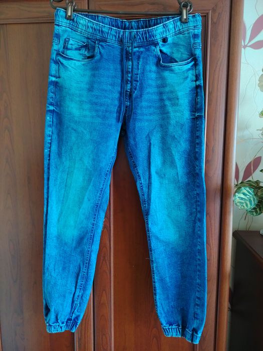Jeansy jogger Cropp