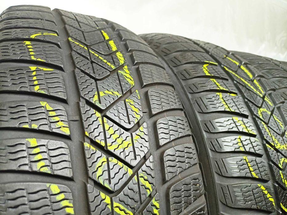 Pirelli SottoZero 3 RSC 225/50/18 24r. 95H 2x7,4mm 2x6,8mm (1662)