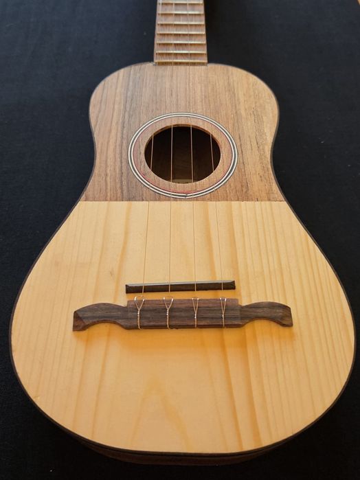 Cavaquinho NOVO feito à mão