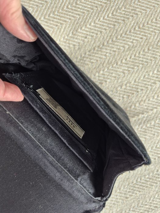 Mała torebka czarna zamsz.