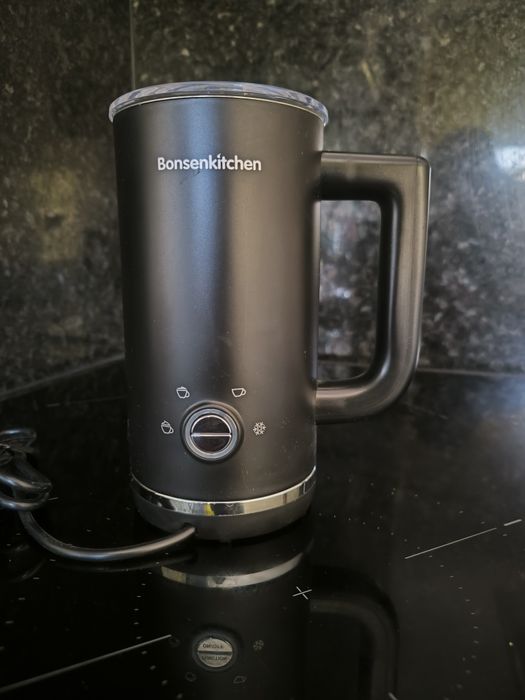 Máquina de café + Espumador de leite
