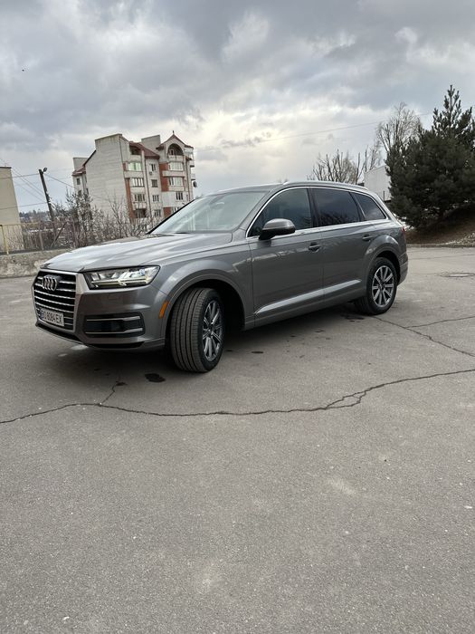 Авто Ауді Q7 2017