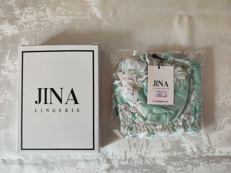 Lingerie – Luxury Handcrafted 85B | New