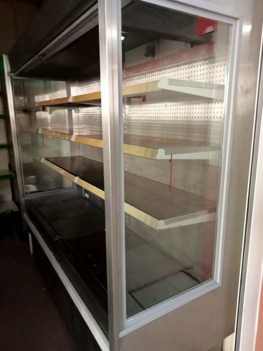 Expositor refrigerador vertical aberto