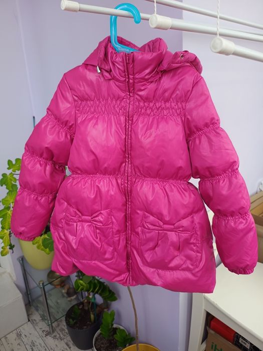Тепла демісезонна куртка Vancl на 8 років стан чудовий