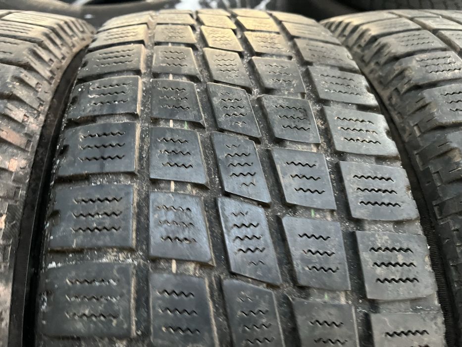 Резина зима вантажна 215/60 R 17 C  TOYO !!6,5-7,4 мм!!2019!! ЗНИЖКА