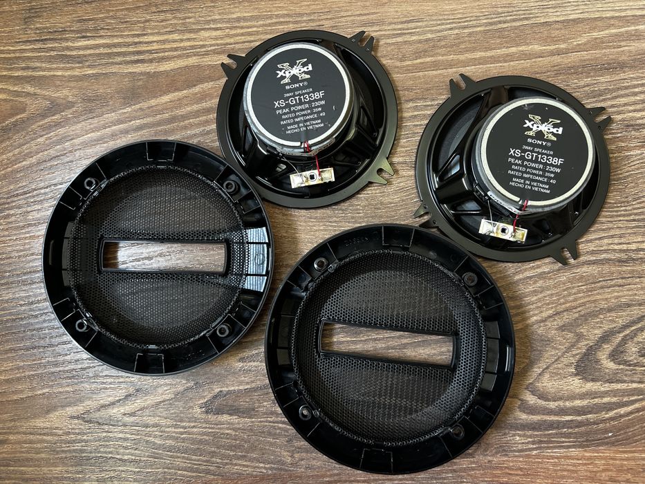 Sony XS-GT1338F — Colunas Auto 13 cm 3 Vias + Grelhas