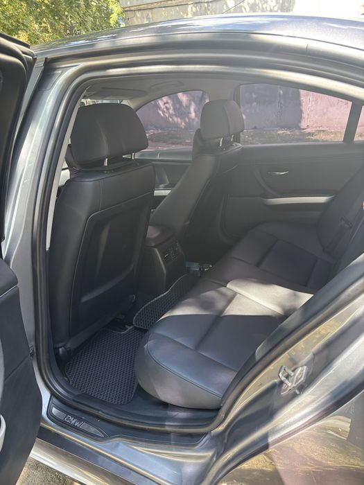 Продам BMW e90 2011