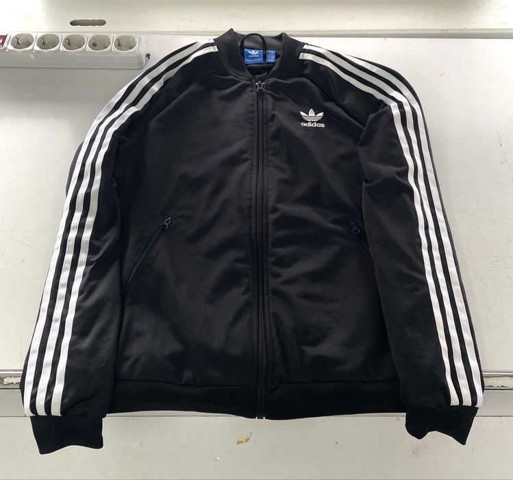 Свитшот guess  кофта гесс поставка вещей худи найк про боксы nike pro