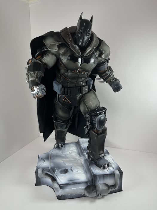 Фігурка Бетмен з гри Batman Arkham Origins з підсвіткою