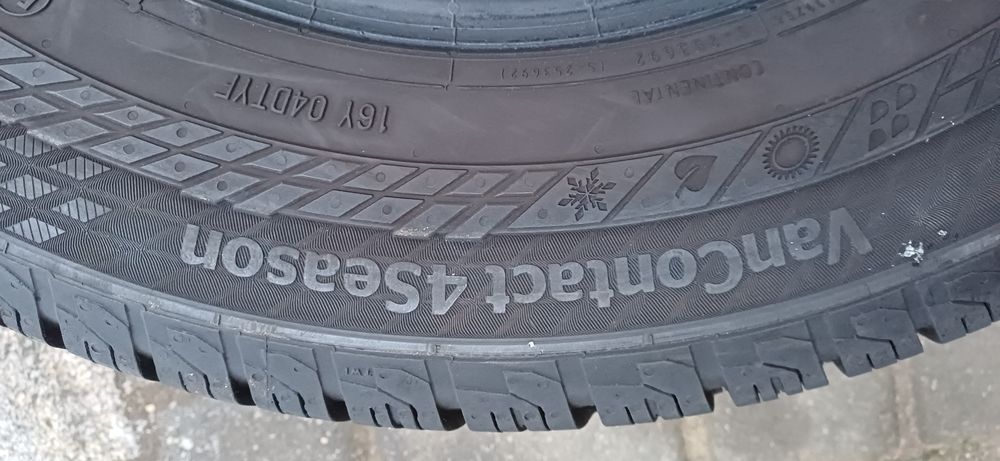 CONTINENTAL 215/65R15C 104/102T , pojedyńcza opona wielosezonowa.
