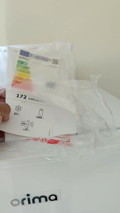 Frigorífico em estado novo