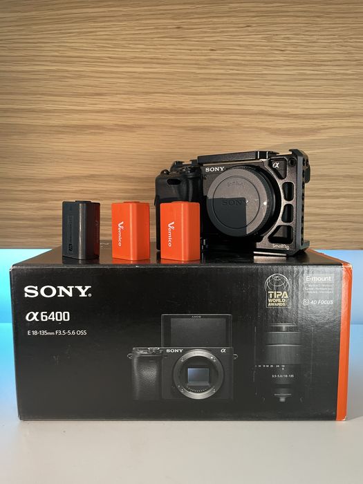 Sony A6400 + cage smallrig+ 3 Baterias Extra