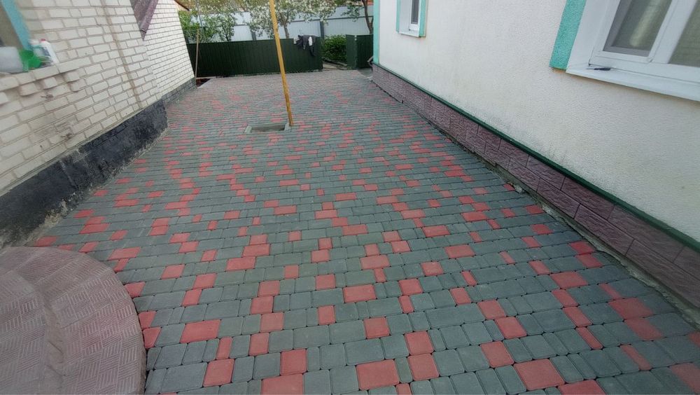 Укладка та продаж тротуарної плитки