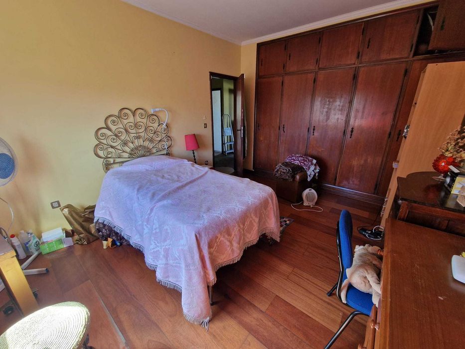 Moradia localizada em Fornos.