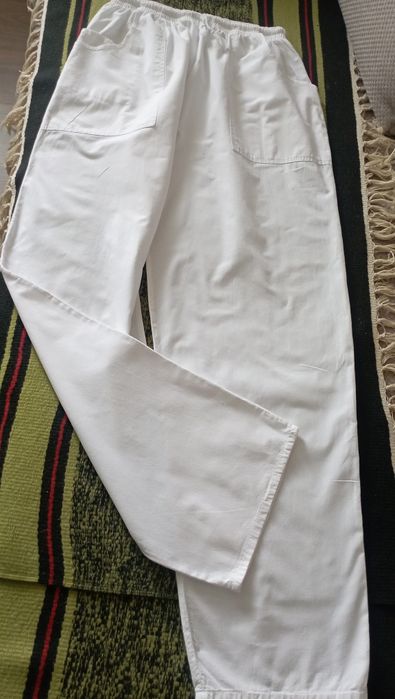 Білі літні штани